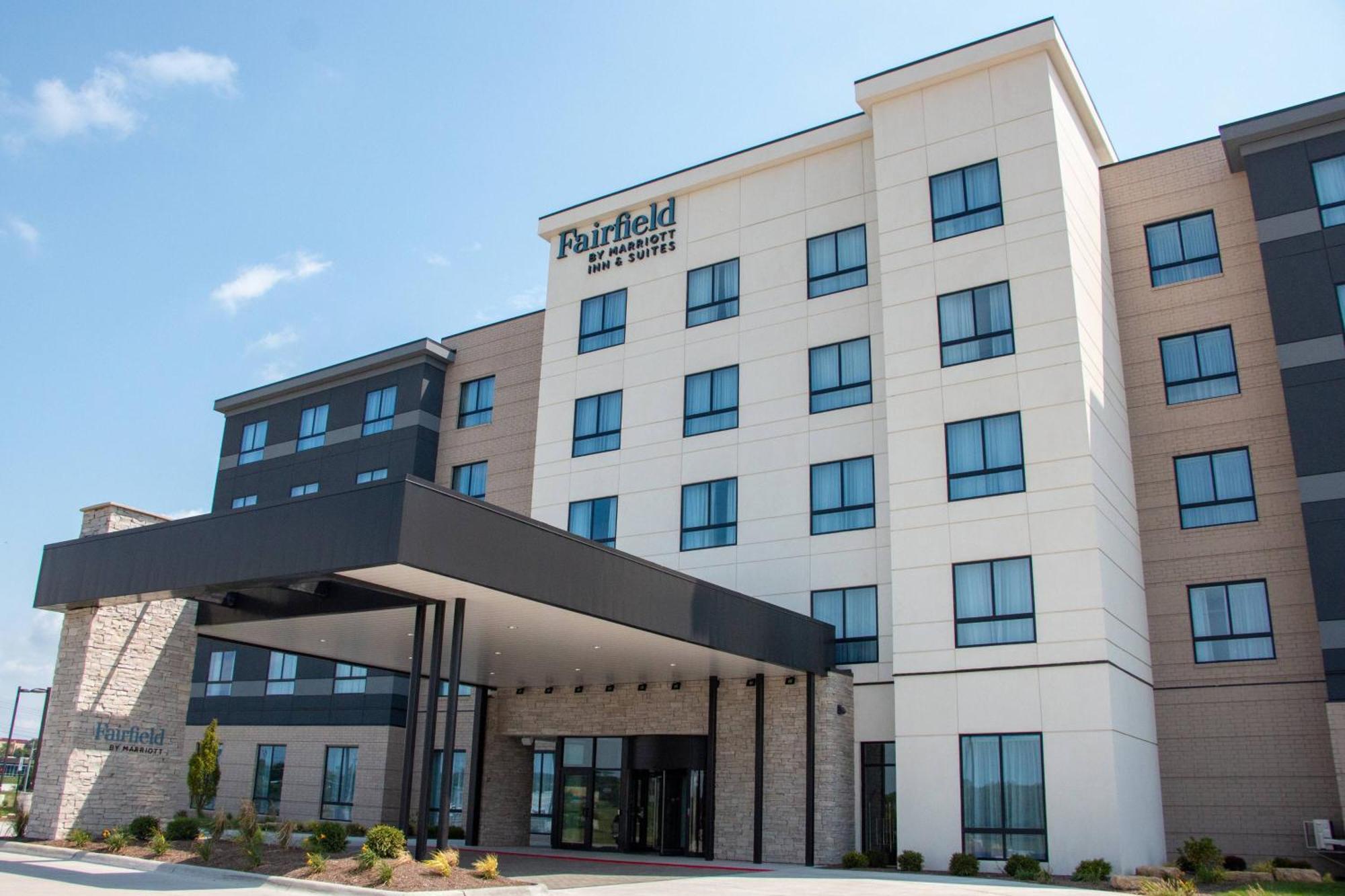 Fairfield Inn & Suites By Marriott Davenport Quad Cities Exterior photo